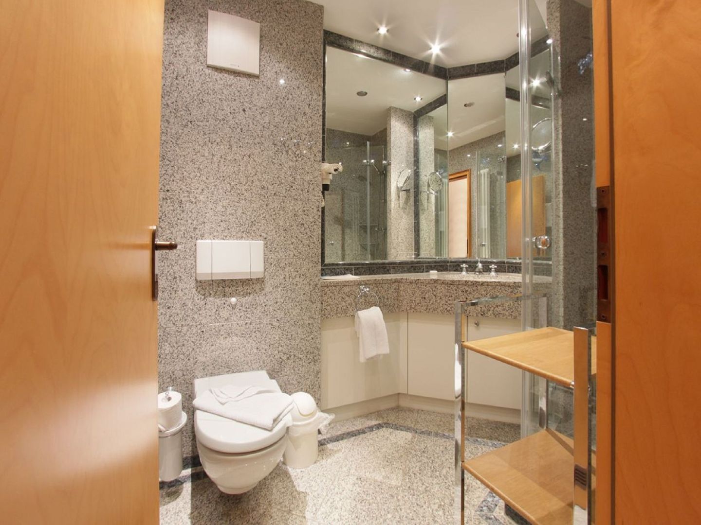 Dünenpark Binz Komfortplus Ferienwohnung mit 1 Schlafzimmer und Balkon im Dachgeschoss (060) Insel Rügen - Badezimmer