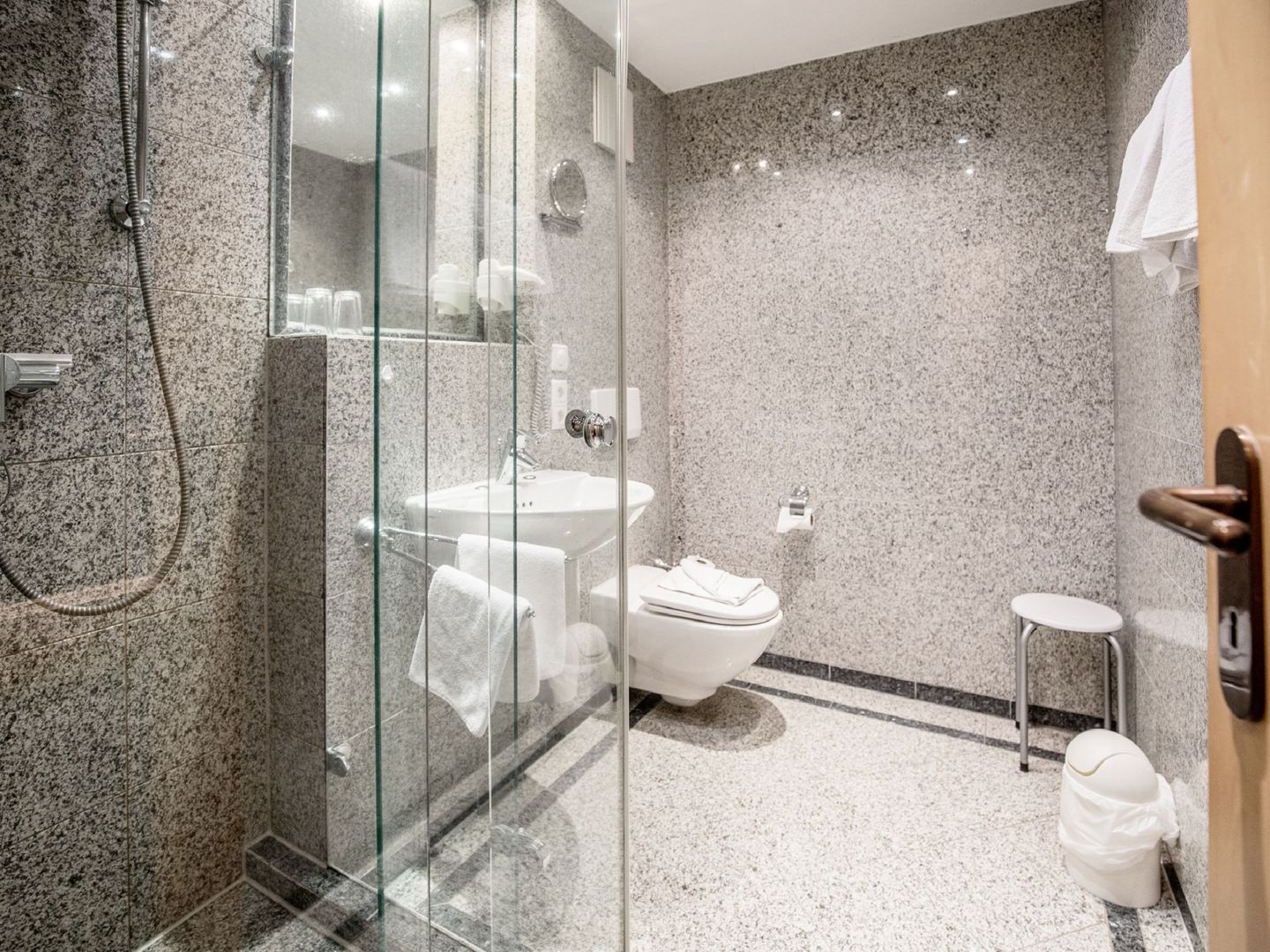 Dünenpark Binz Komfort Ferienwohnung mit 2 Schlafzimmern und Balkon im Obergeschoss (068) Insel Rügen - Badezimmer