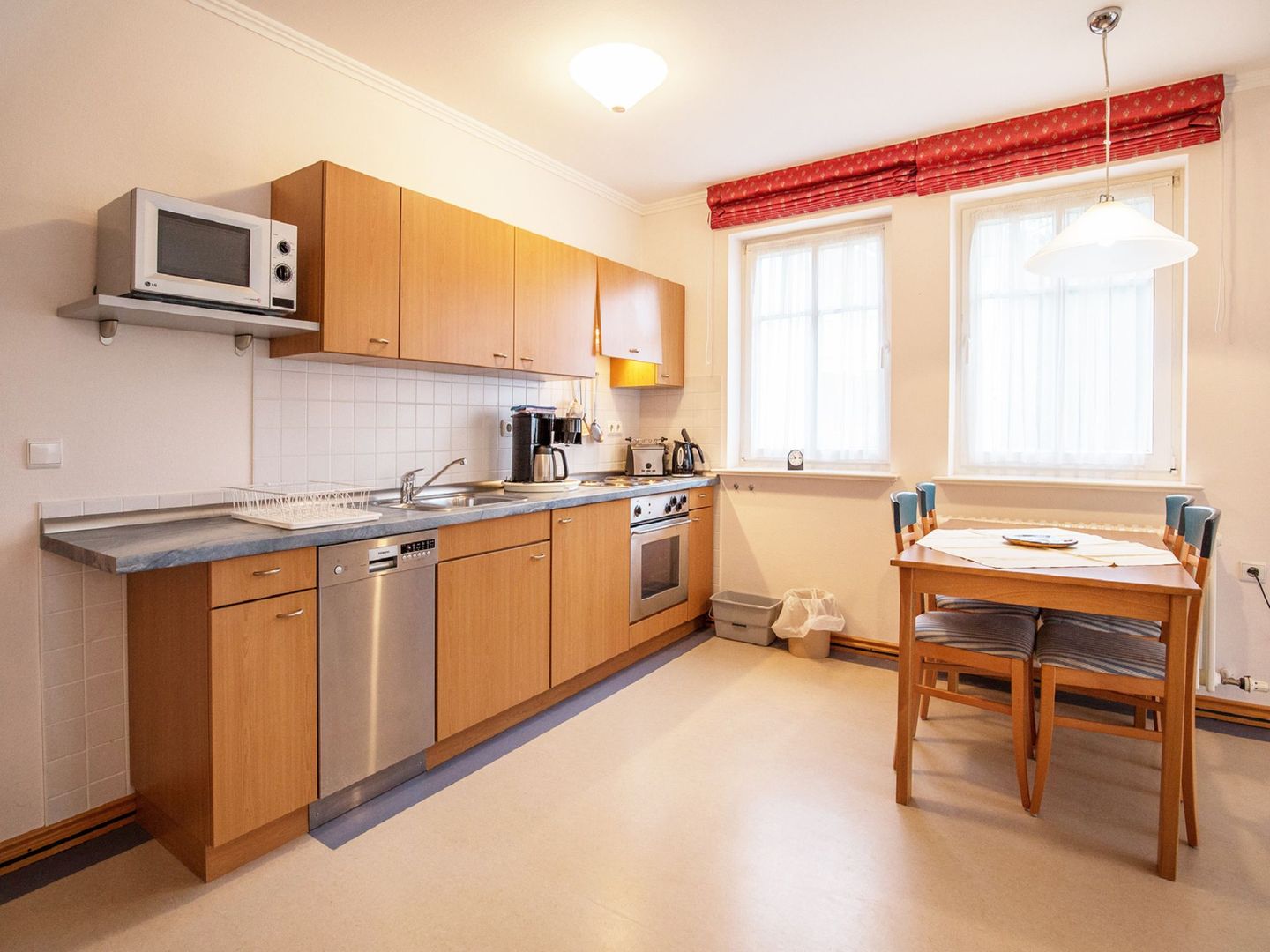 Dünenpark Binz Komfort Ferienwohnung mit 1 Schlafzimmer und Terrasse im Erdgeschoss (076) Insel Rügen - Küche / Küchenzeile