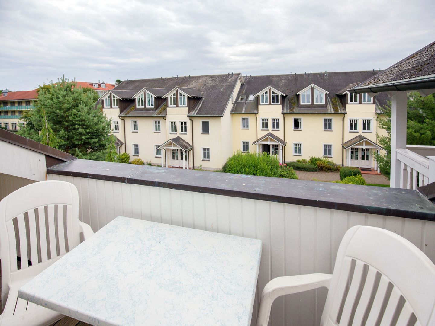 Dünenpark Binz Komfort Ferienwohnung mit 1 Schlafzimmer und Balkon im Dachgeschoss (083) Insel Rügen - Balkon