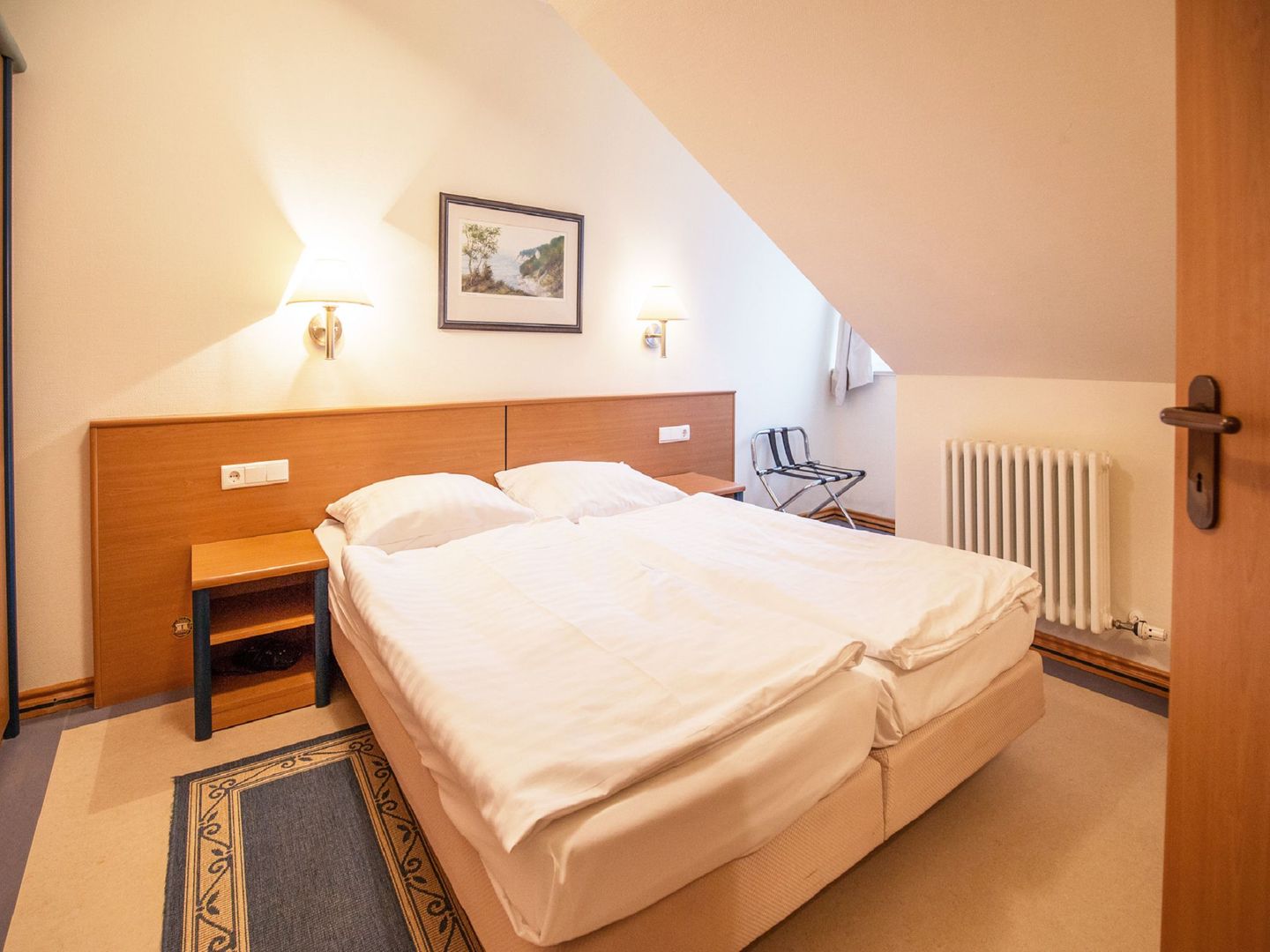 Dünenpark Binz Komfort Ferienwohnung mit 1 Schlafzimmer und Balkon im Dachgeschoss (083) Insel Rügen - Schlafzimmer