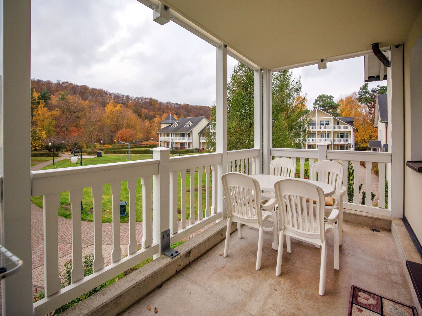 Dünenpark Binz Komfortplus Ferienwohnung mit 1 Schlafzimmer und Balkon im Obergeschoss (089) Insel Rügen - Balkon