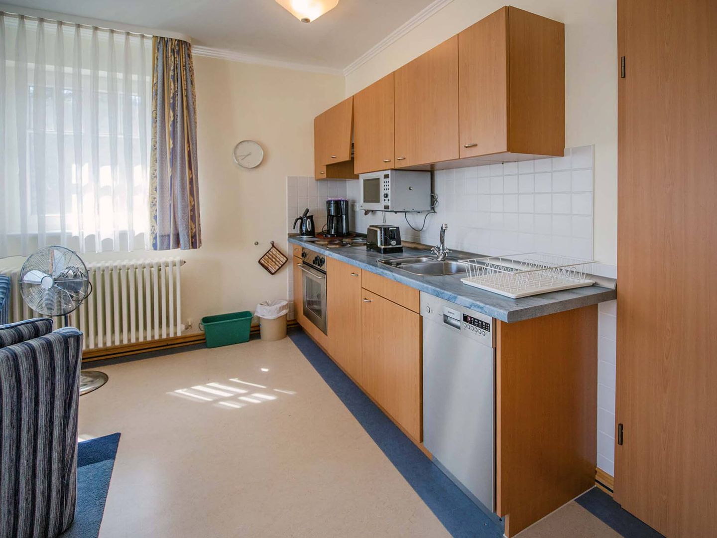 Dünenpark Binz Komfort Ferienwohnung mit 1 Schlafzimmer und Balkon im Dachgeschoss (109) Insel Rügen - Küche / Küchenzeile