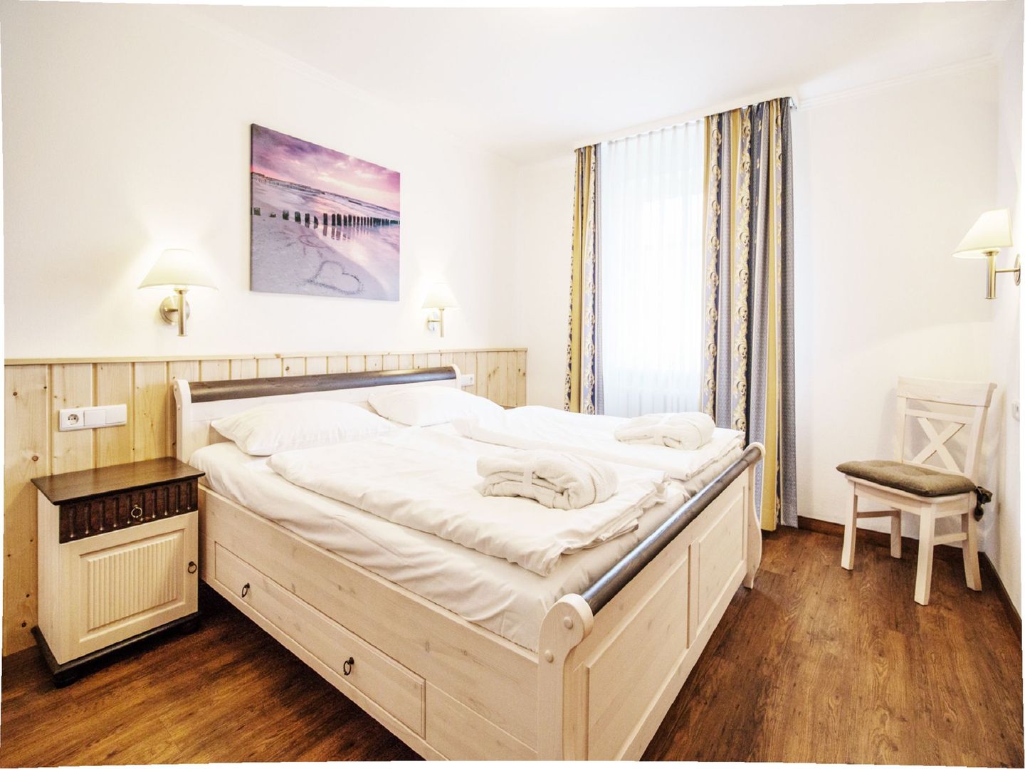 Dünenpark Binz Komfortplus Ferienwohnung mit 1 Schlafzimmer und Terrasse im Erdgeschoss (099) Insel Rügen - Schlafzimmer