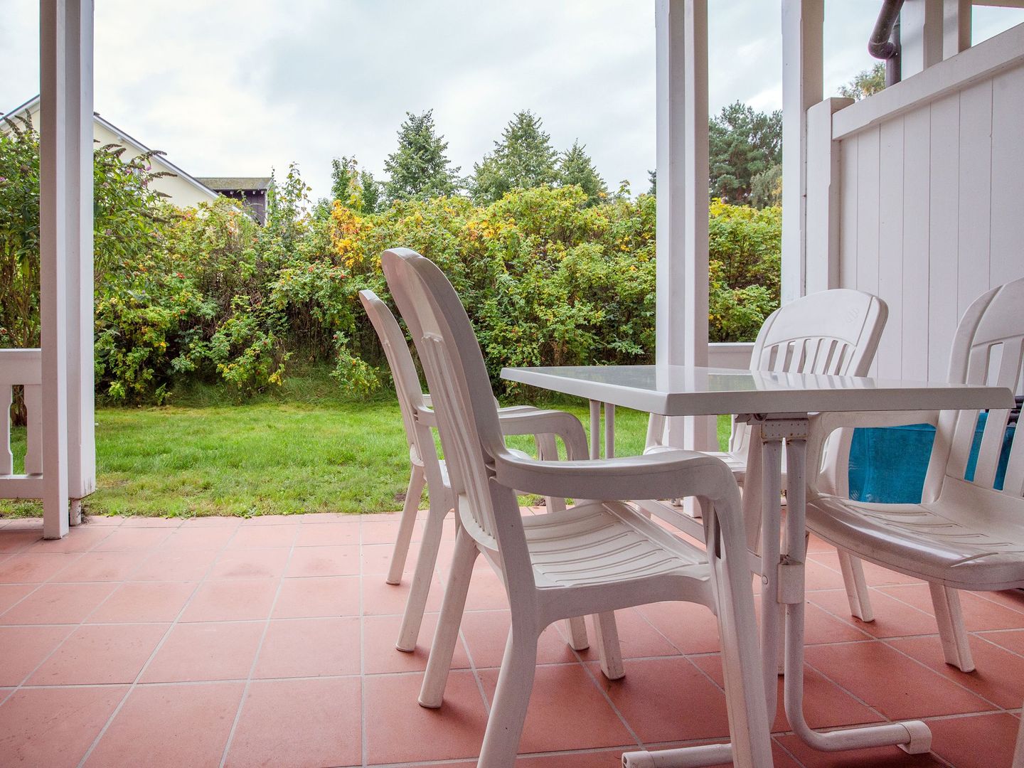 Dünenpark Binz Klassik Ferienwohnung mit 1 Schlafzimmer und Terrasse im Erdgeschoss (100) Insel Rügen - Terrasse