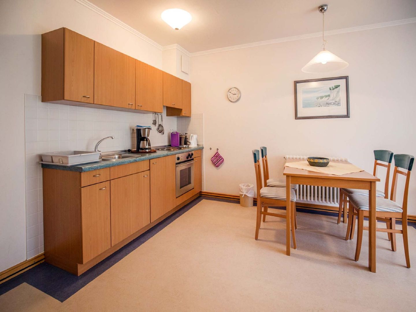 Dünenpark Binz Klassik Ferienwohnung mit 1 Schlafzimmer und Terrasse im Erdgeschoss (100) Insel Rügen - Küche / Küchenzeile