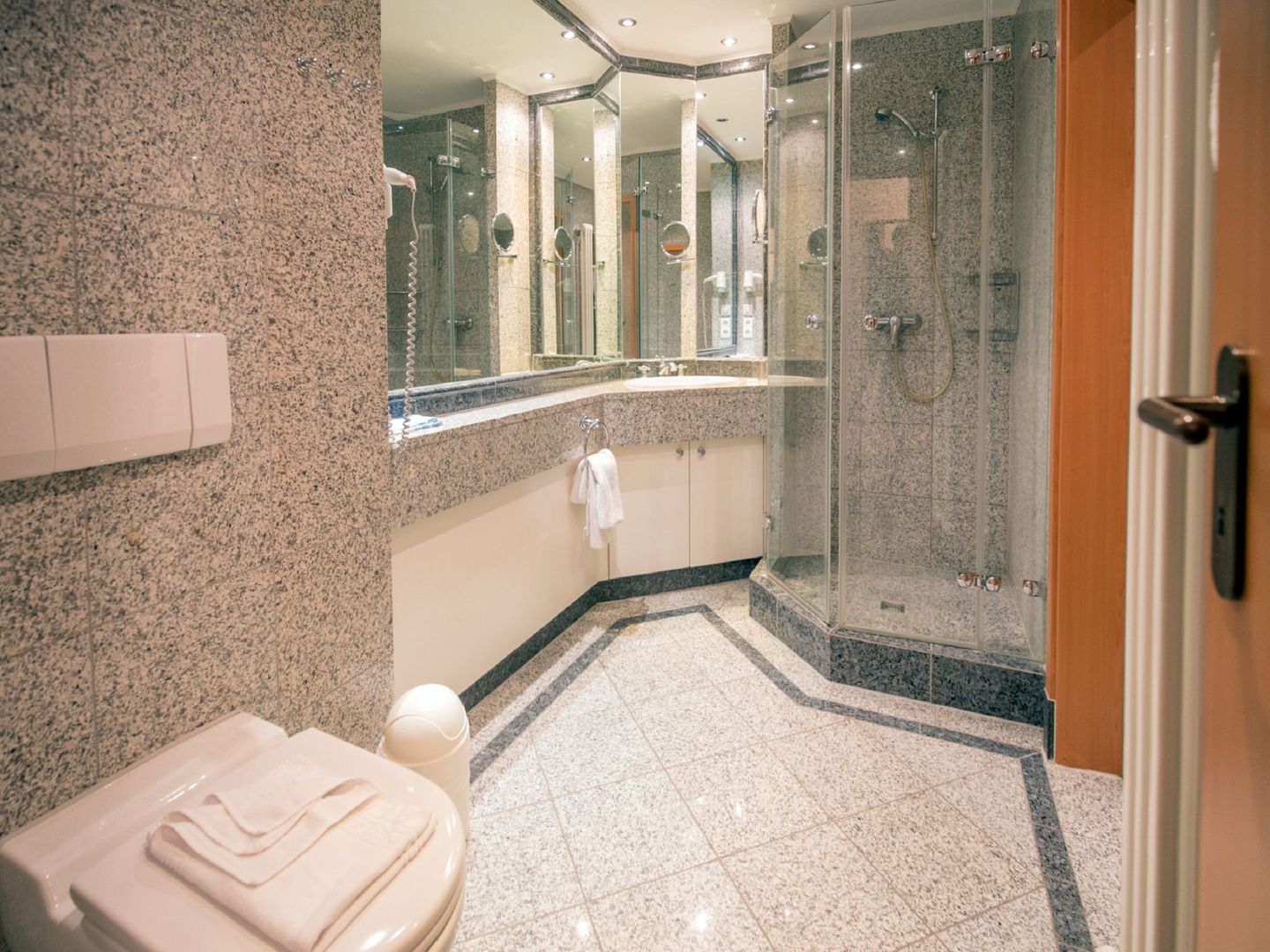 Dünenpark Binz Komfort Ferienwohnung mit 1 Schlafzimmer und Balkon im Obergeschoss (105) Insel Rügen - Badezimmer