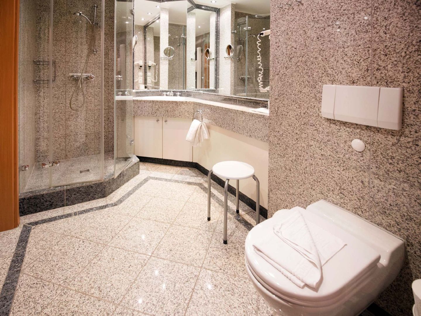 Dünenpark Binz Komfort Ferienwohnung mit 1 Schlafzimmer und Balkon im Obergeschoss (106) Insel Rügen - Badezimmer