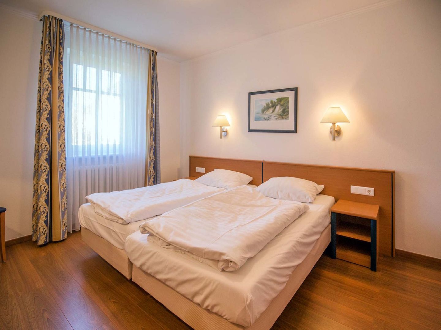 Dünenpark Binz Komfort Ferienwohnung mit 1 Schlafzimmer und Terrasse im Erdgeschoss (102) Insel Rügen - Schlafzimmer