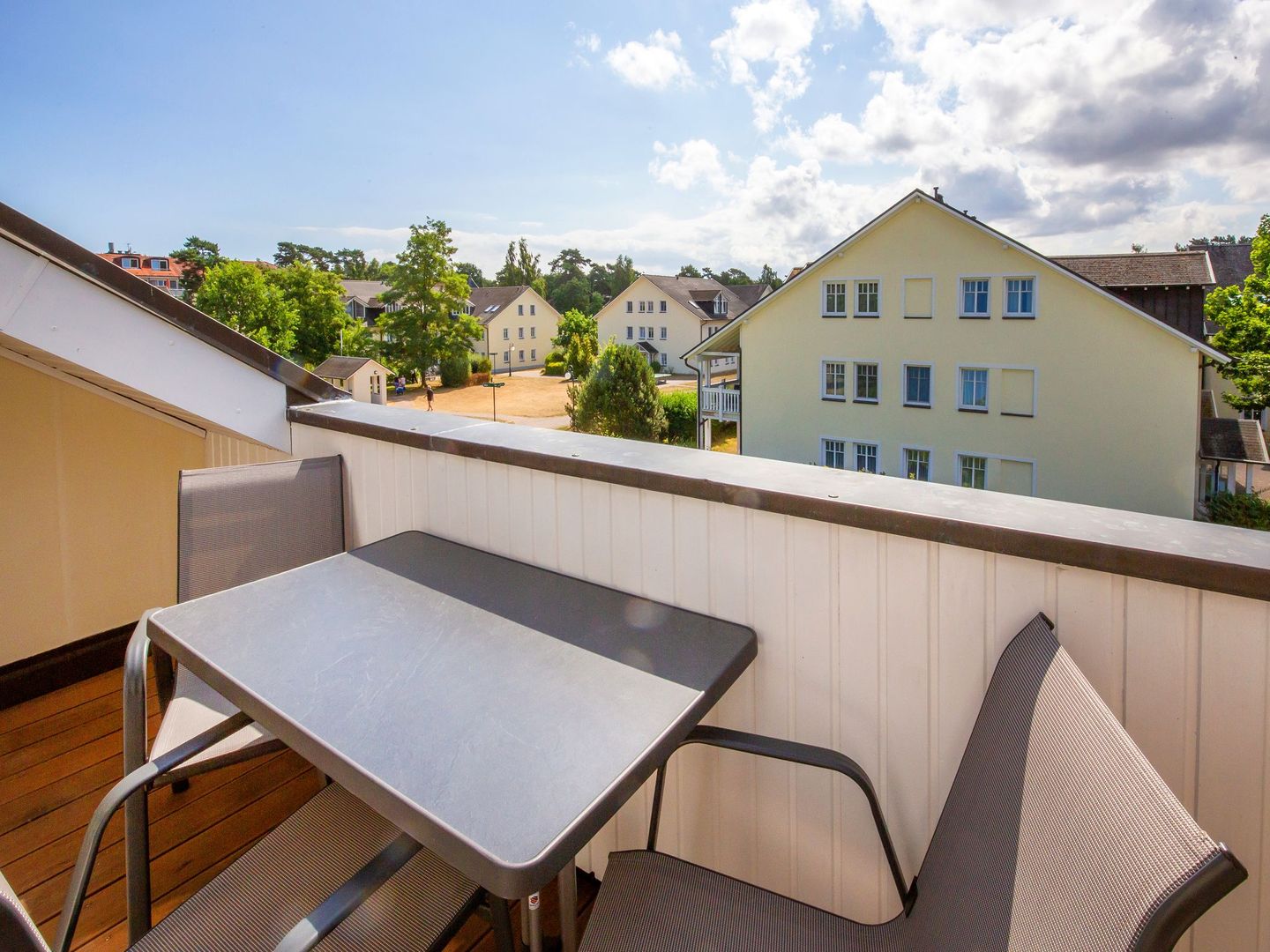 Dünenpark Binz Komfortplus Ferienwohnung mit 1 Schlafzimmer und Balkon im Dachgeschoss (114) Insel Rügen - Balkon