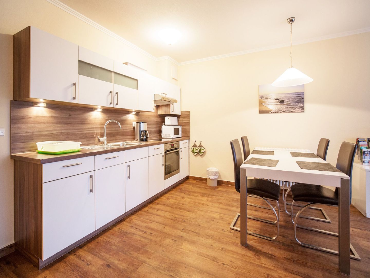 Dünenpark Binz Komfortplus Ferienwohnung mit 1 Schlafzimmer und Terrasse im Erdgeschoss (116) Insel Rügen - Küche / Küchenzeile