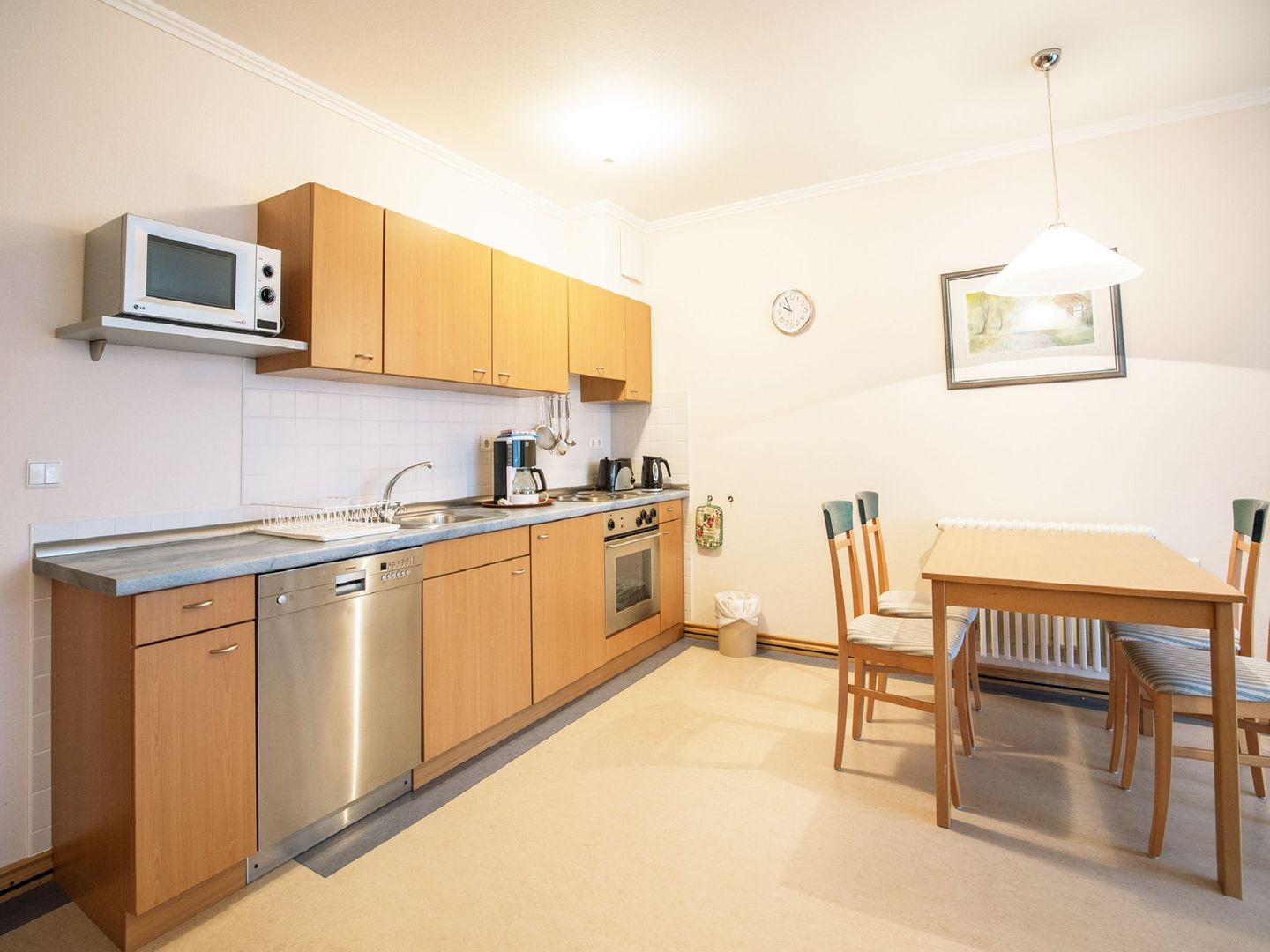 Dünenpark Binz Komfort Ferienwohnung mit 1 Schlafzimmer und Balkon im Obergeschoss (120) Insel Rügen - Küche / Küchenzeile