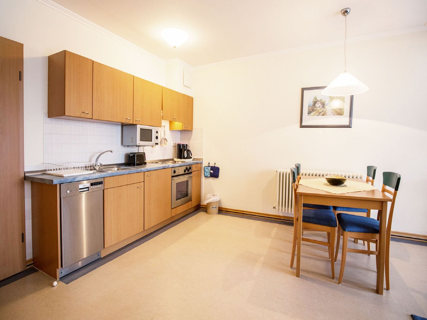 Dünenpark Binz Komfort Ferienwohnung mit 1 Schlafzimmer und Balkon im Dachgeschoss (124) Insel Rügen - Küche / Küchenzeile