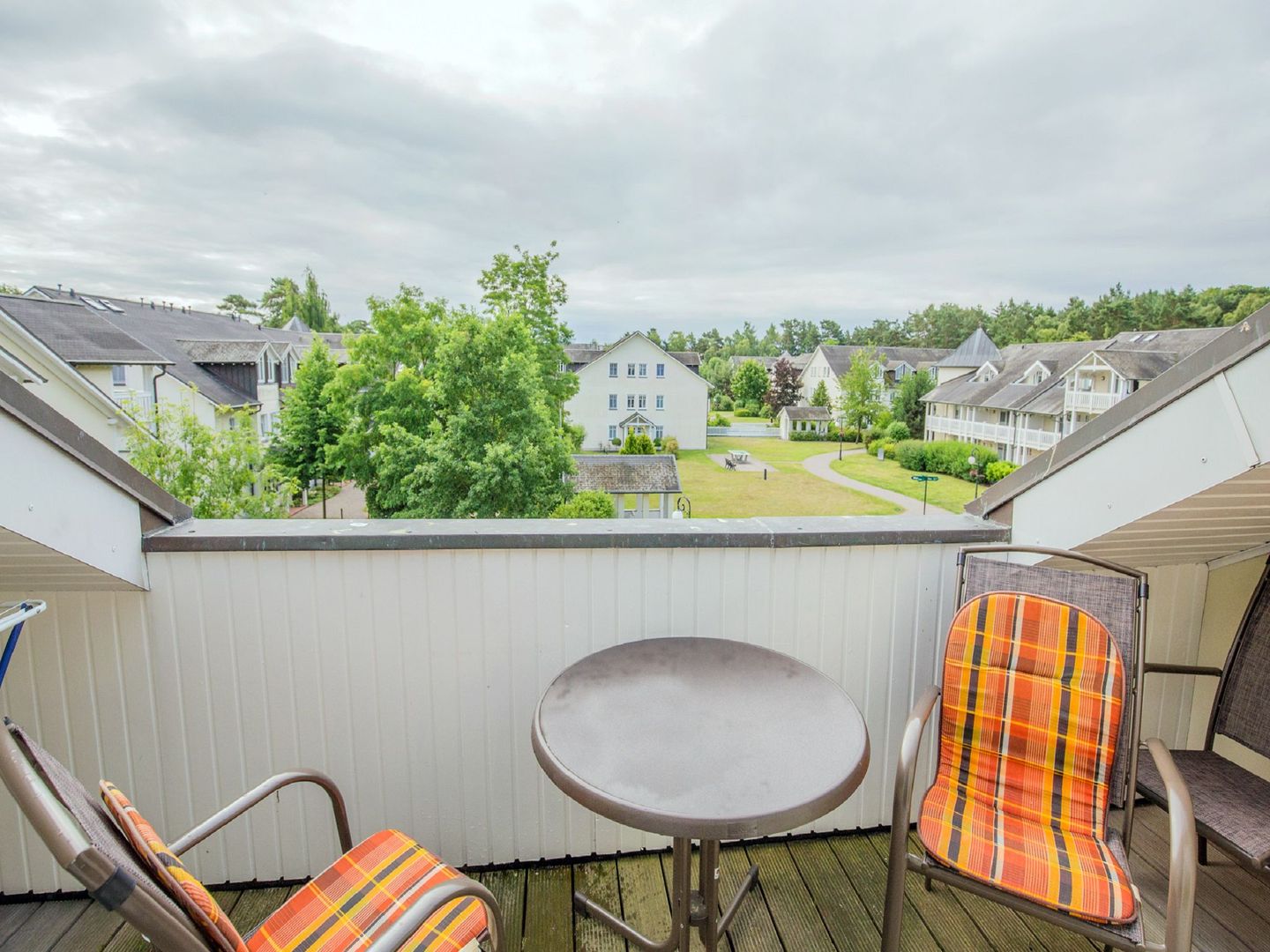 Dünenpark Binz Komfortplus Ferienwohnung mit 1 Schlafzimmer und Balkon im Dachgeschoss (126) Insel Rügen - Balkon