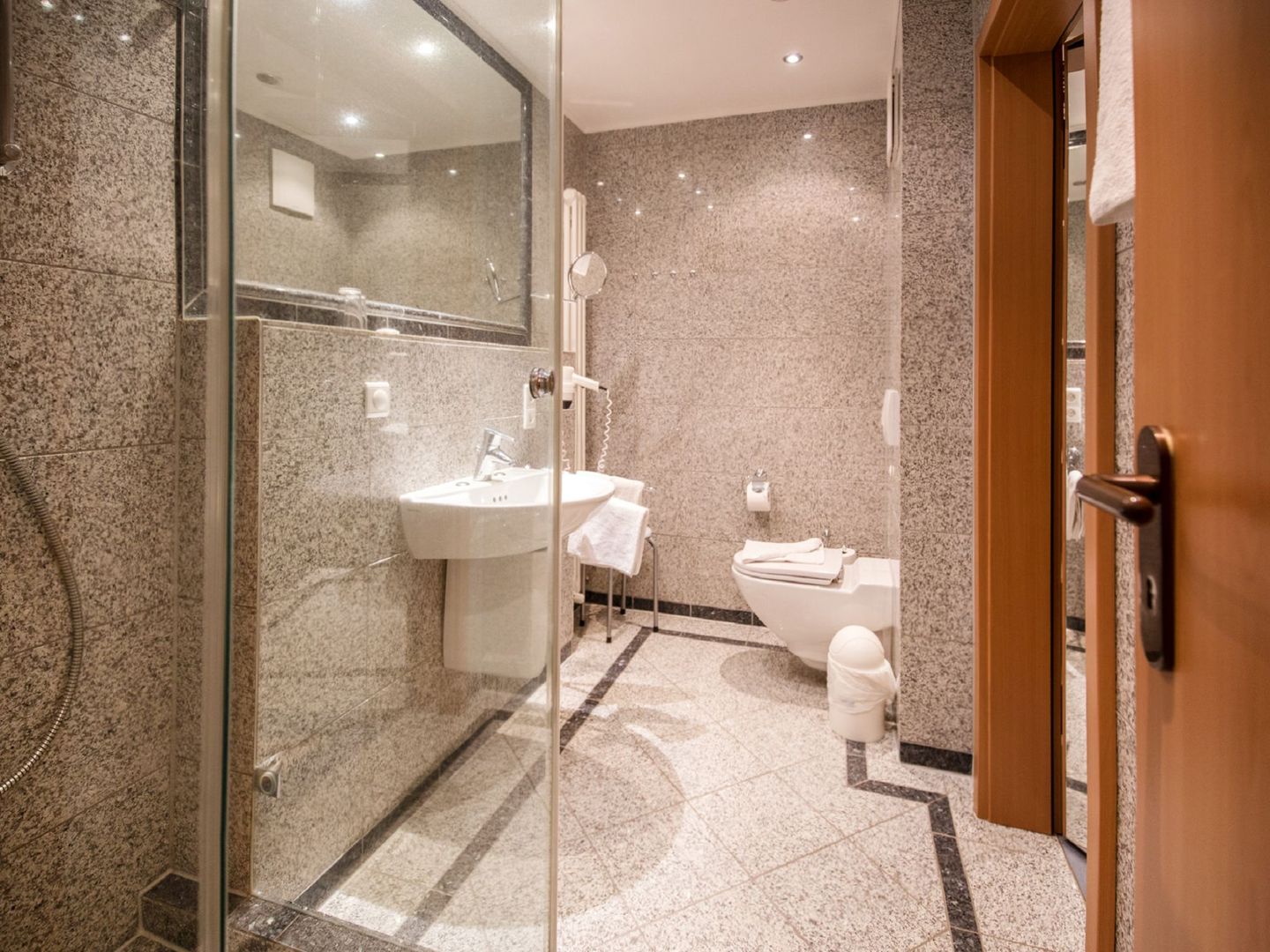 Dünenpark Binz Komfort Ferienwohnung mit 1 Schlafzimmer und Terrasse im Erdgeschoss (127) Insel Rügen - Badezimmer