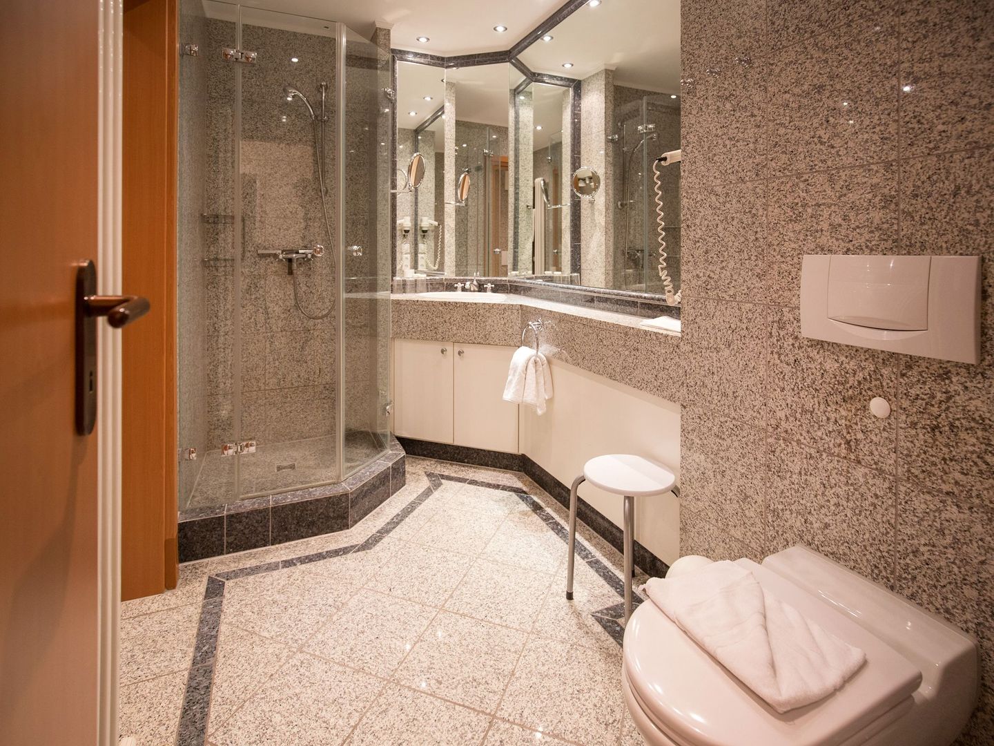 Dünenpark Binz Komfortplus Ferienwohnung mit 1 Schlafzimmer und Terrasse im Erdgeschoss (128) Insel Rügen - Badezimmer