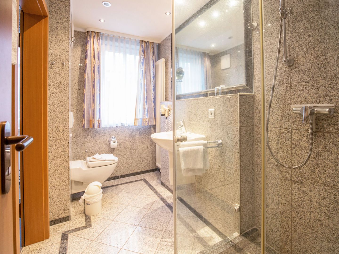 Dünenpark Binz Komfort Ferienwohnung mit 1 Schlafzimmer und Terrasse im Erdgeschoss (130) Insel Rügen - Badezimmer