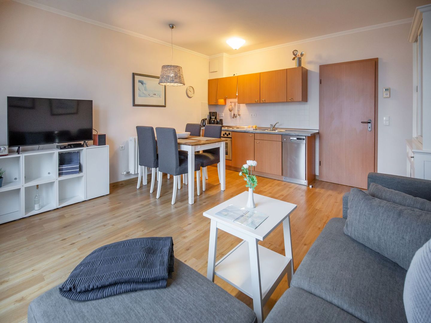 Dünenpark Binz Komfortplus Ferienwohnung mit 1 Schlafzimmer und Balkon im Dachgeschoss (137) Insel Rügen - Wohnzimmer