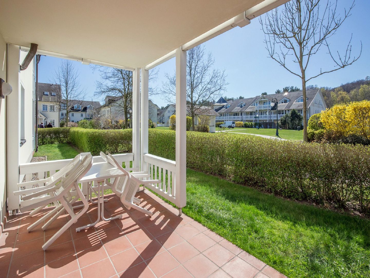 Dünenpark Binz Komfort Ferienwohnung mit 1 Schlafzimmer und Terrasse im Erdgeschoss (139) Insel Rügen - Terrasse