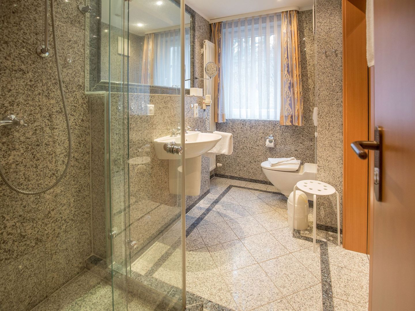 Dünenpark Binz Komfort Ferienwohnung mit 1 Schlafzimmer und Terrasse im Erdgeschoss (151) Insel Rügen - Badezimmer