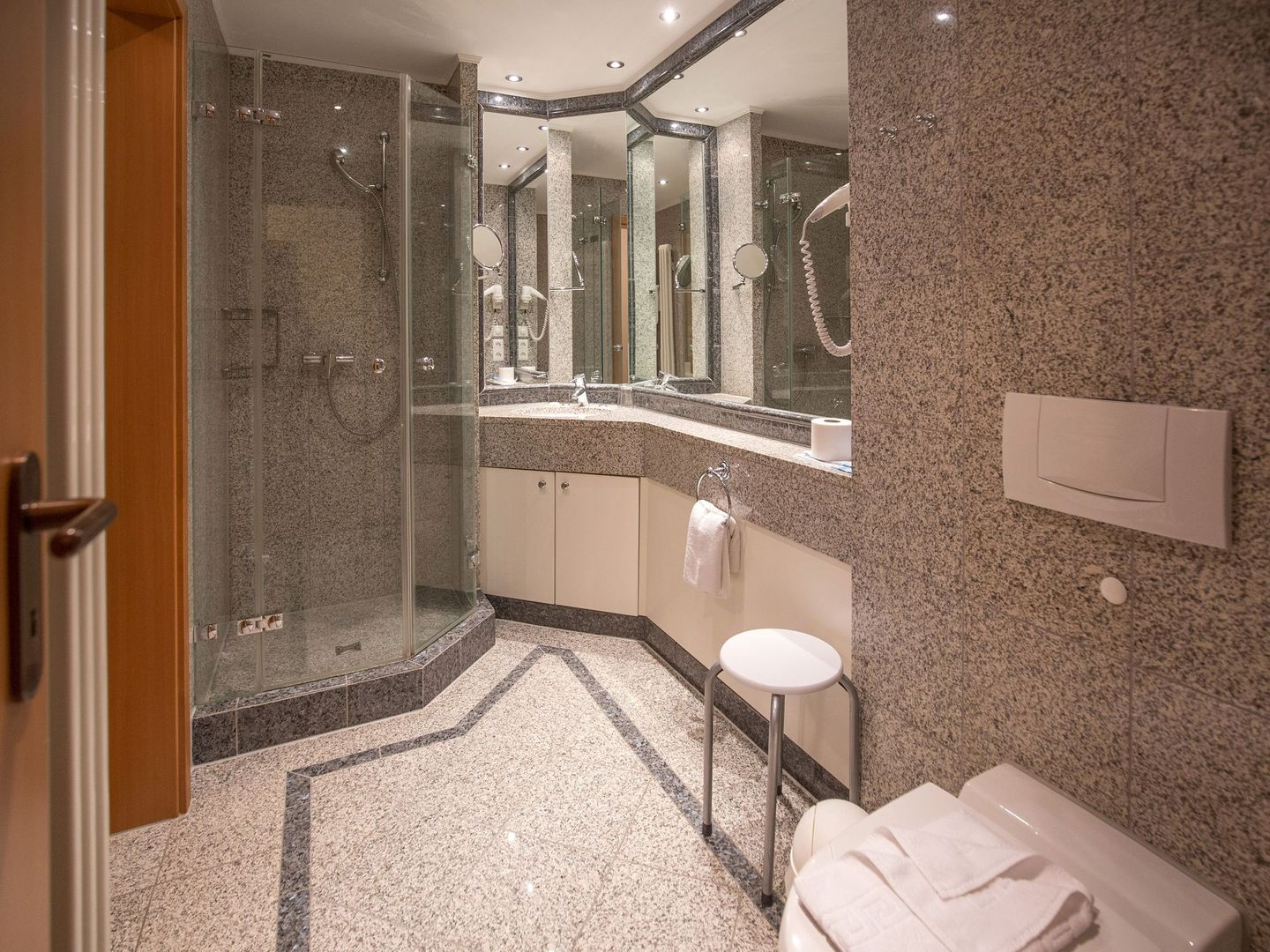 Dünenpark Binz Komfort Ferienwohnung mit 1 Schlafzimmer und Balkon im Obergeschoss (156) Insel Rügen - Badezimmer