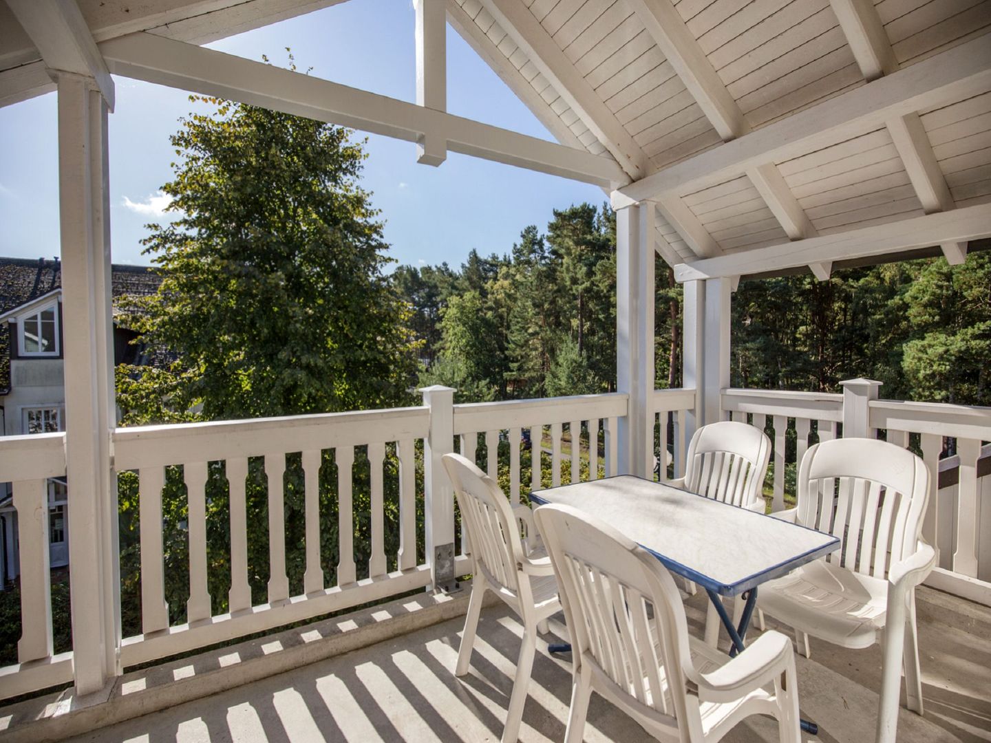 Dünenpark Binz Klassik Ferienwohnung mit 1 Schlafzimmer und Balkon im Dachgeschoss (160) Insel Rügen - Balkon