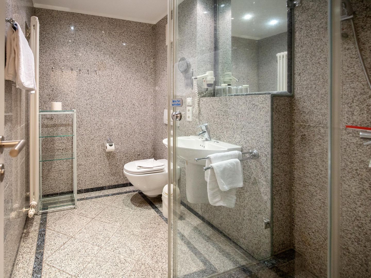 Dünenpark Binz Komfort Ferienwohnung mit 2 Schlafzimmern und Terrasse im Erdgeschoss (163) Insel Rügen - Badezimmer