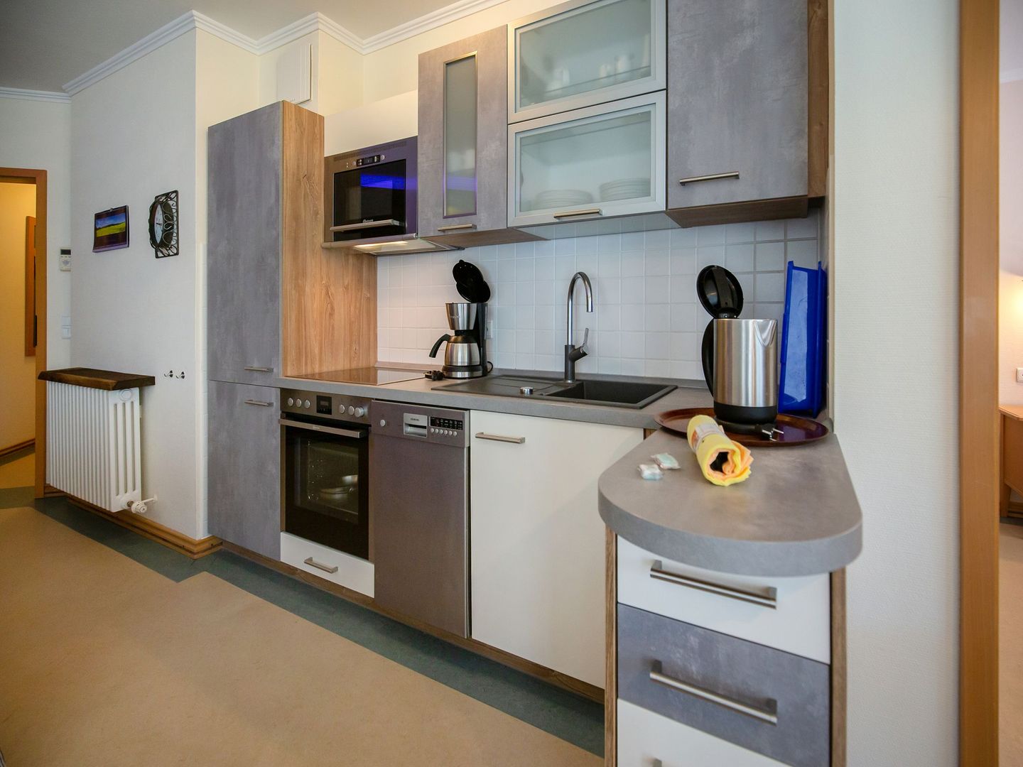 Dünenpark Binz Komfortplus Ferienwohnung mit 1 Schlafzimmer und Balkon im Obergeschoss (168) Insel Rügen - Küche / Küchenzeile