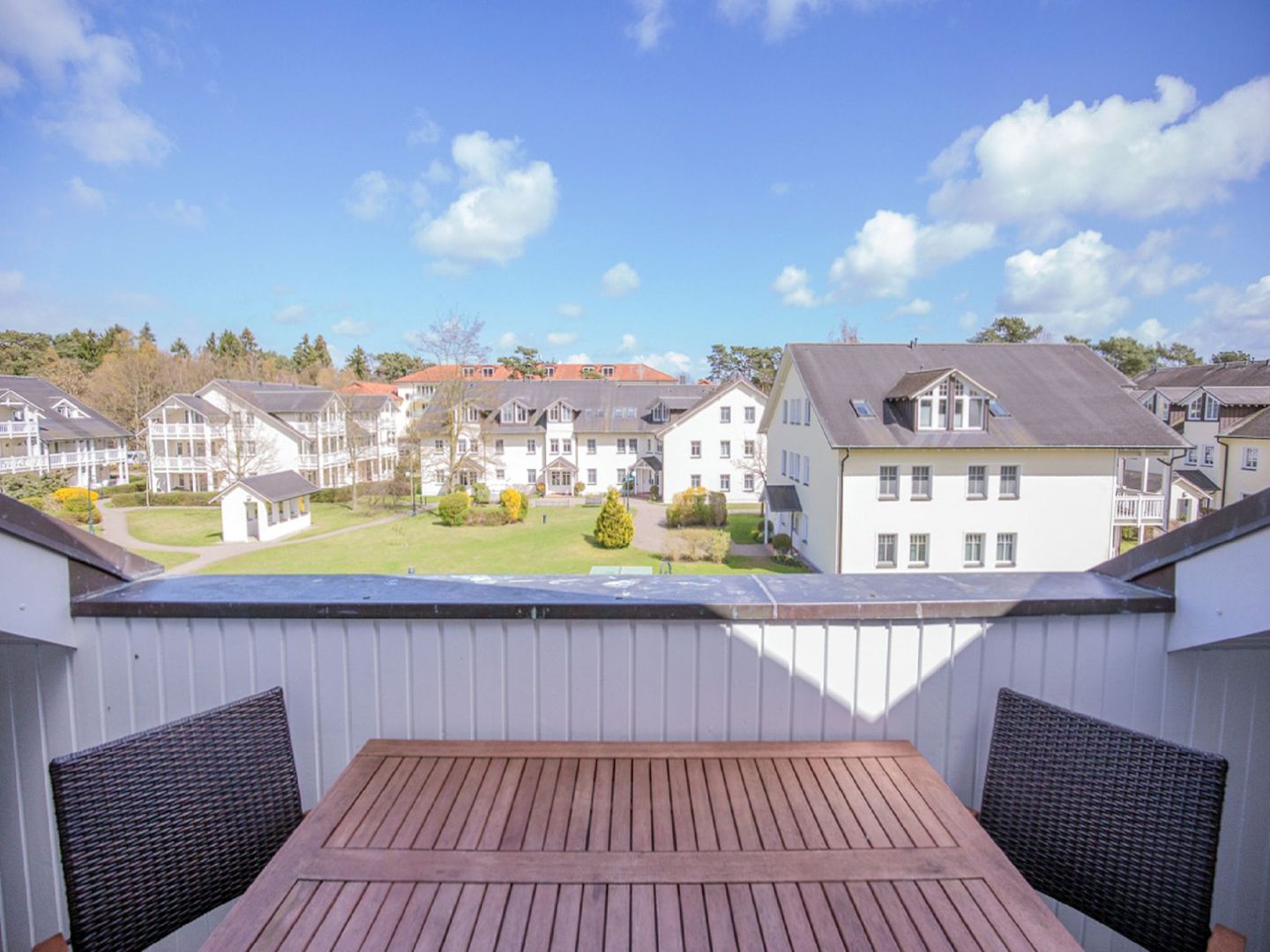 Dünenpark Binz Komfortplus Ferienwohnung mit 1 Schlafzimmer und Balkon im Dachgeschoss (173) Insel Rügen - Balkon