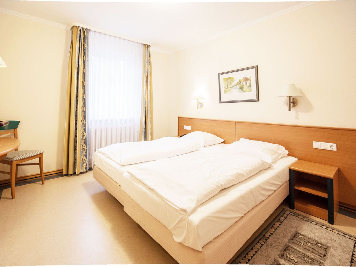 Dünenpark Binz Komfort Ferienwohnung mit 1 Schlafzimmer und Balkon im Obergeschoss (182) Insel Rügen - Schlafzimmer