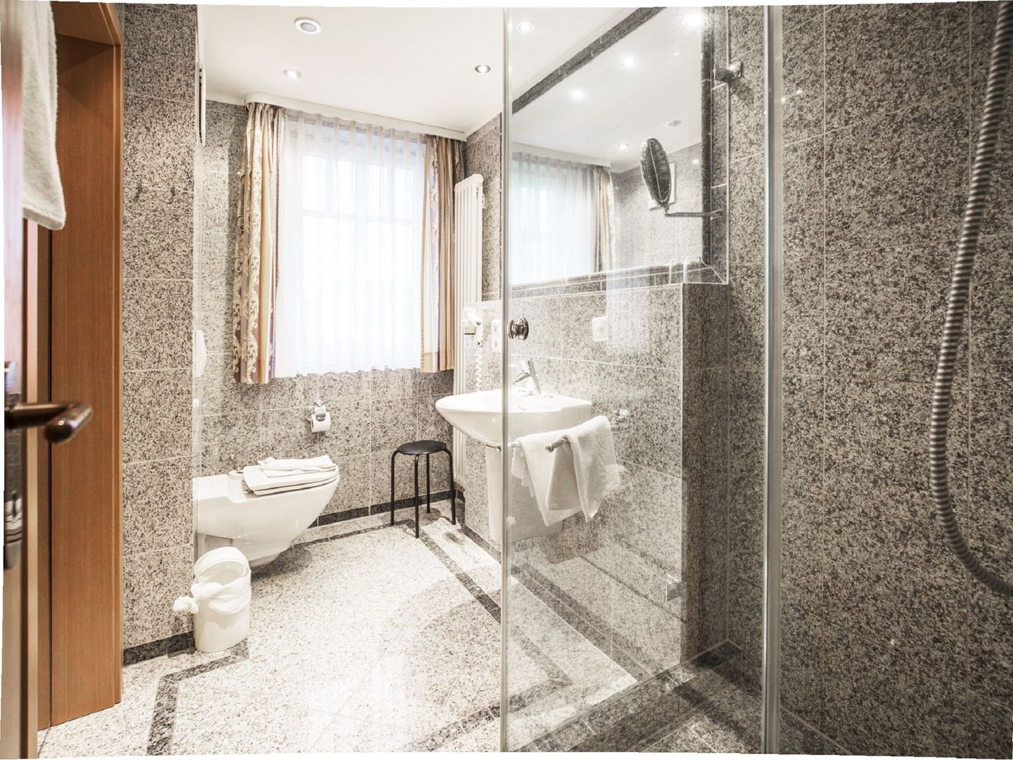 Dünenpark Binz Komfort Ferienwohnung mit 1 Schlafzimmer und Balkon im Obergeschoss (182) Insel Rügen - Badezimmer