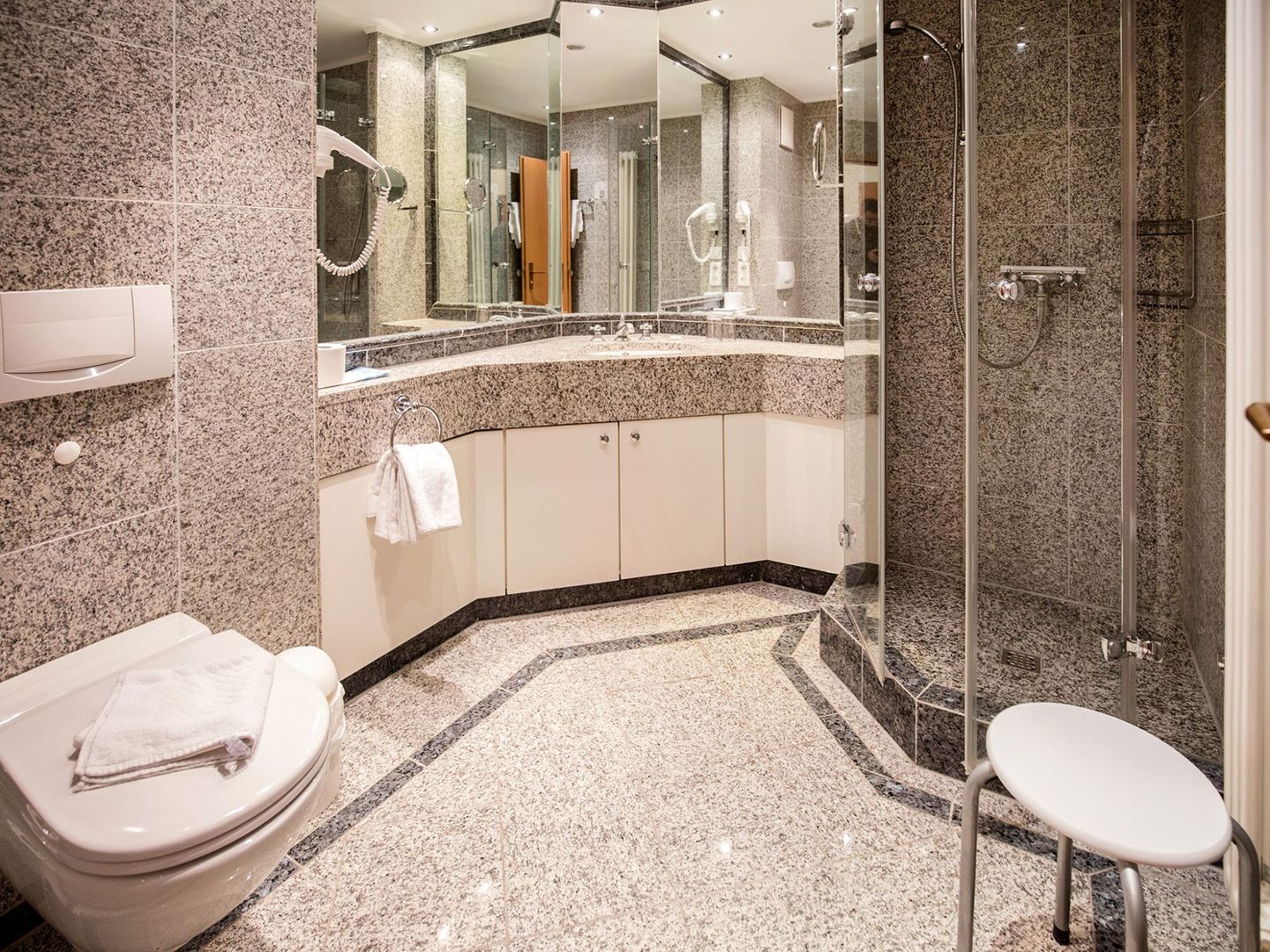 Dünenpark Binz Komfort Ferienwohnung mit 1 Schlafzimmer und Balkon im Dachgeschoss (185) Insel Rügen - Badezimmer