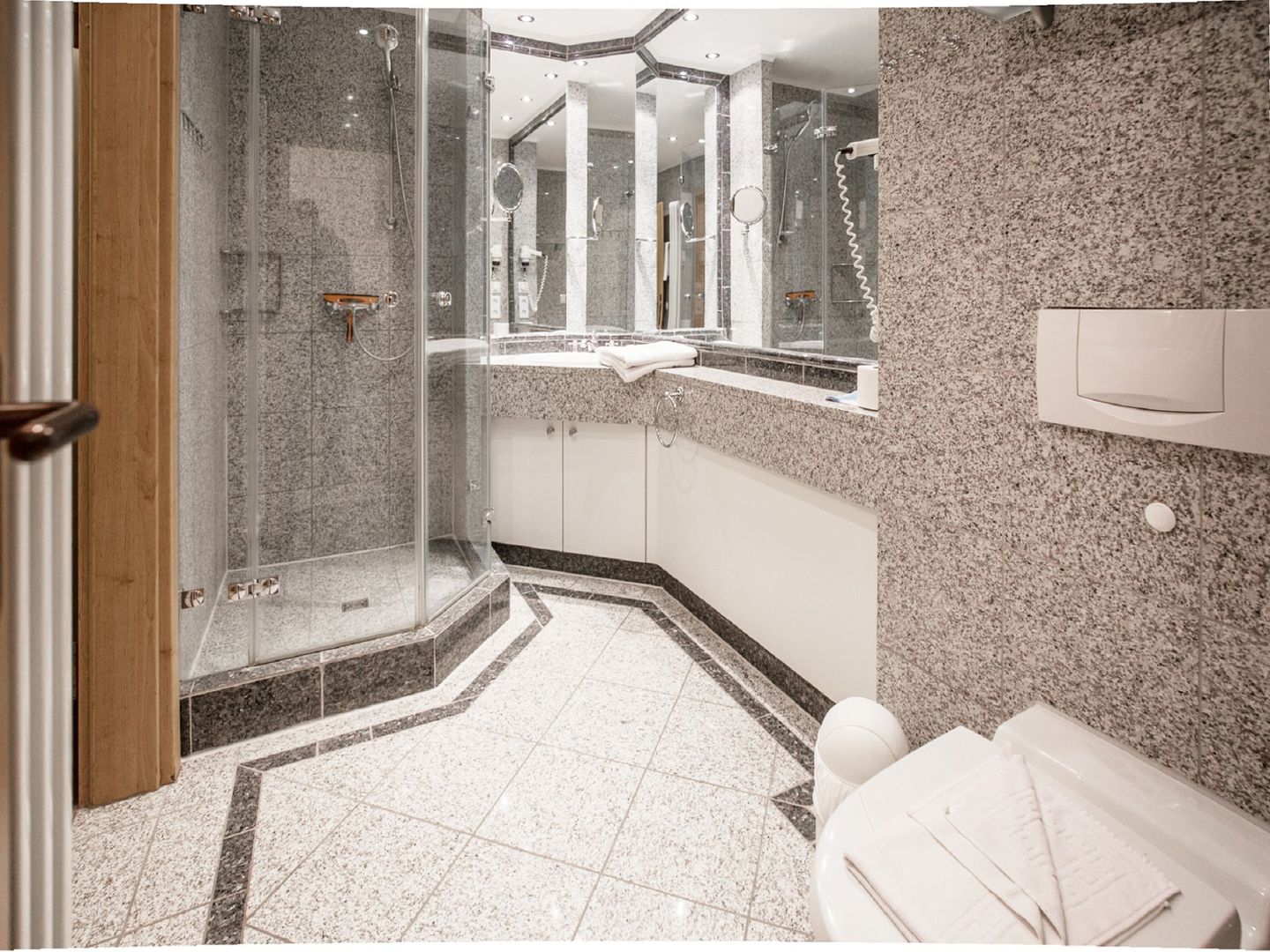 Dünenpark Binz Komfortplus Ferienwohnung mit 1 Schlafzimmer und Terrasse im Erdgeschoss (200) Insel Rügen - Badezimmer