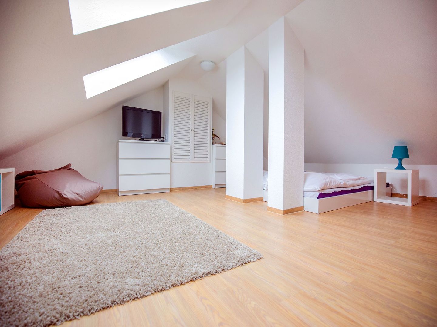 Dünenpark Binz Komfortplus Ferienwohnung mit 1 Schlafzimmer und Balkon im Dachgeschoss (209) Insel Rügen - Schlafzimmer