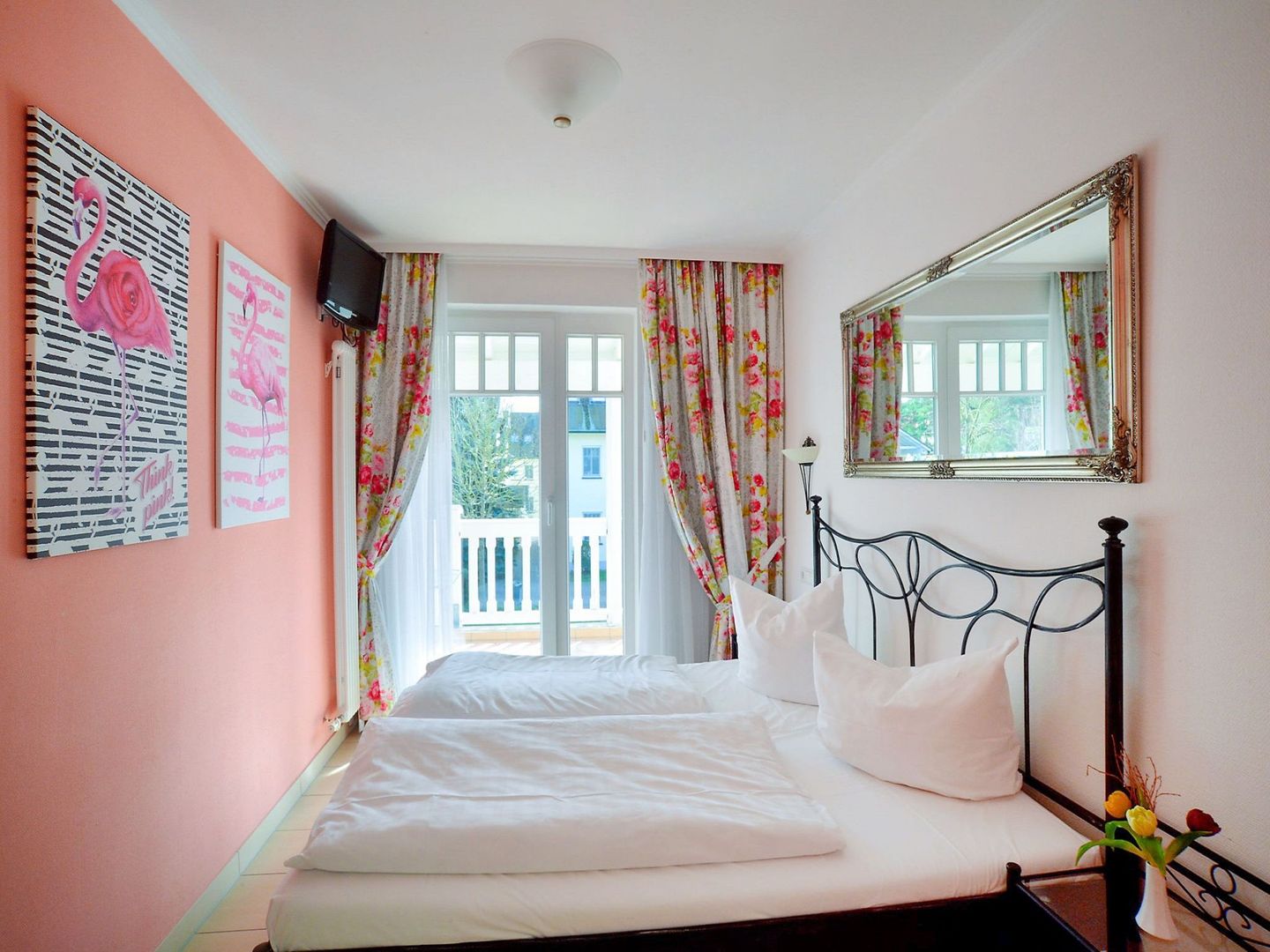 Dünenpark Binz Komfortplus Ferienwohnung mit 2 Schlafzimmern und Balkon im Obergeschoss (191) Insel Rügen - Schlafzimmer