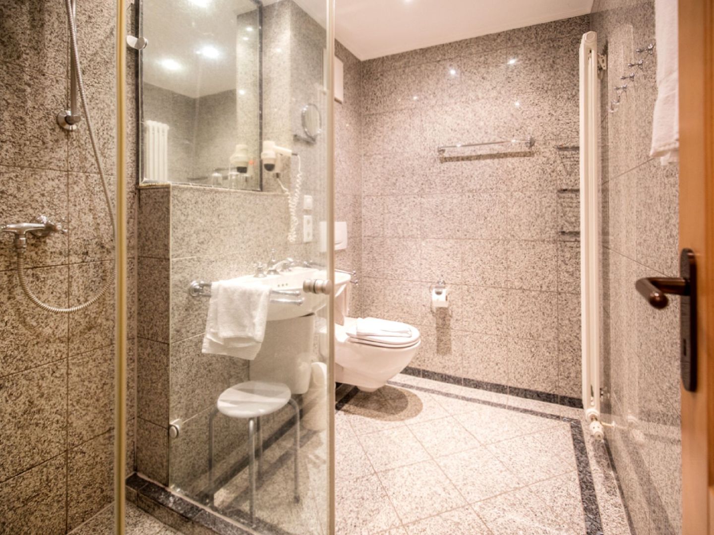 Dünenpark Binz Komfort Ferienwohnung mit 2 Schlafzimmern und Balkon im Obergeschoss (194) Insel Rügen - Badezimmer