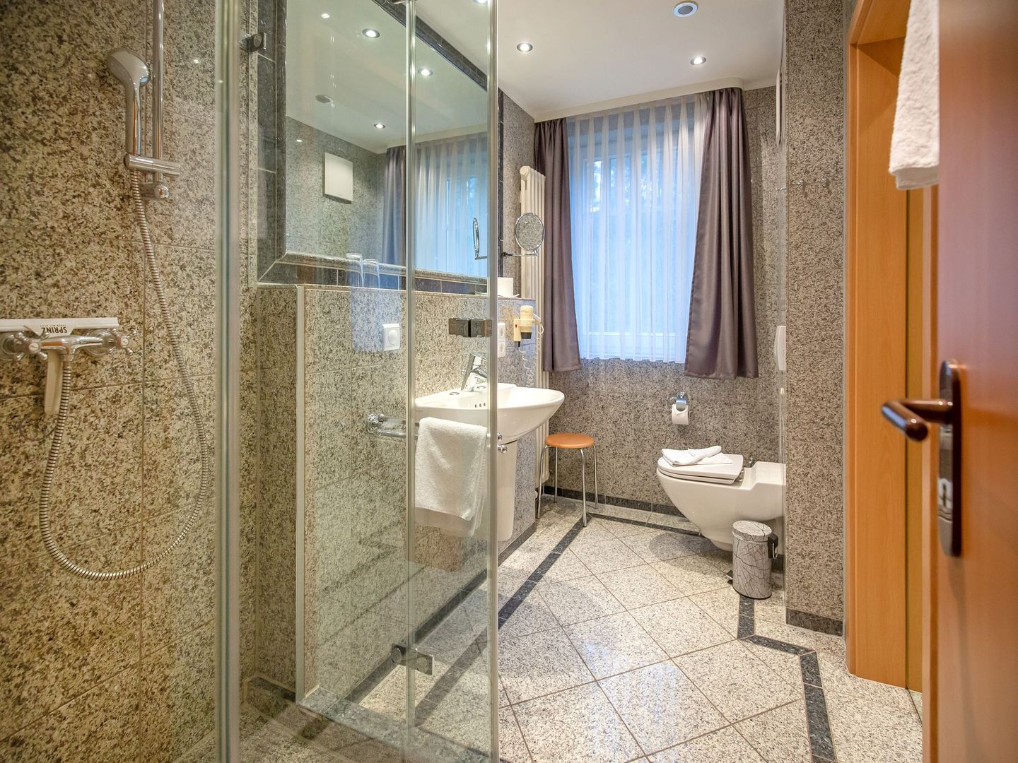 Dünenpark Binz Komfort Ferienwohnung mit 1 Schlafzimmer und Terrasse im Erdgeschoss (219) Insel Rügen - Badezimmer