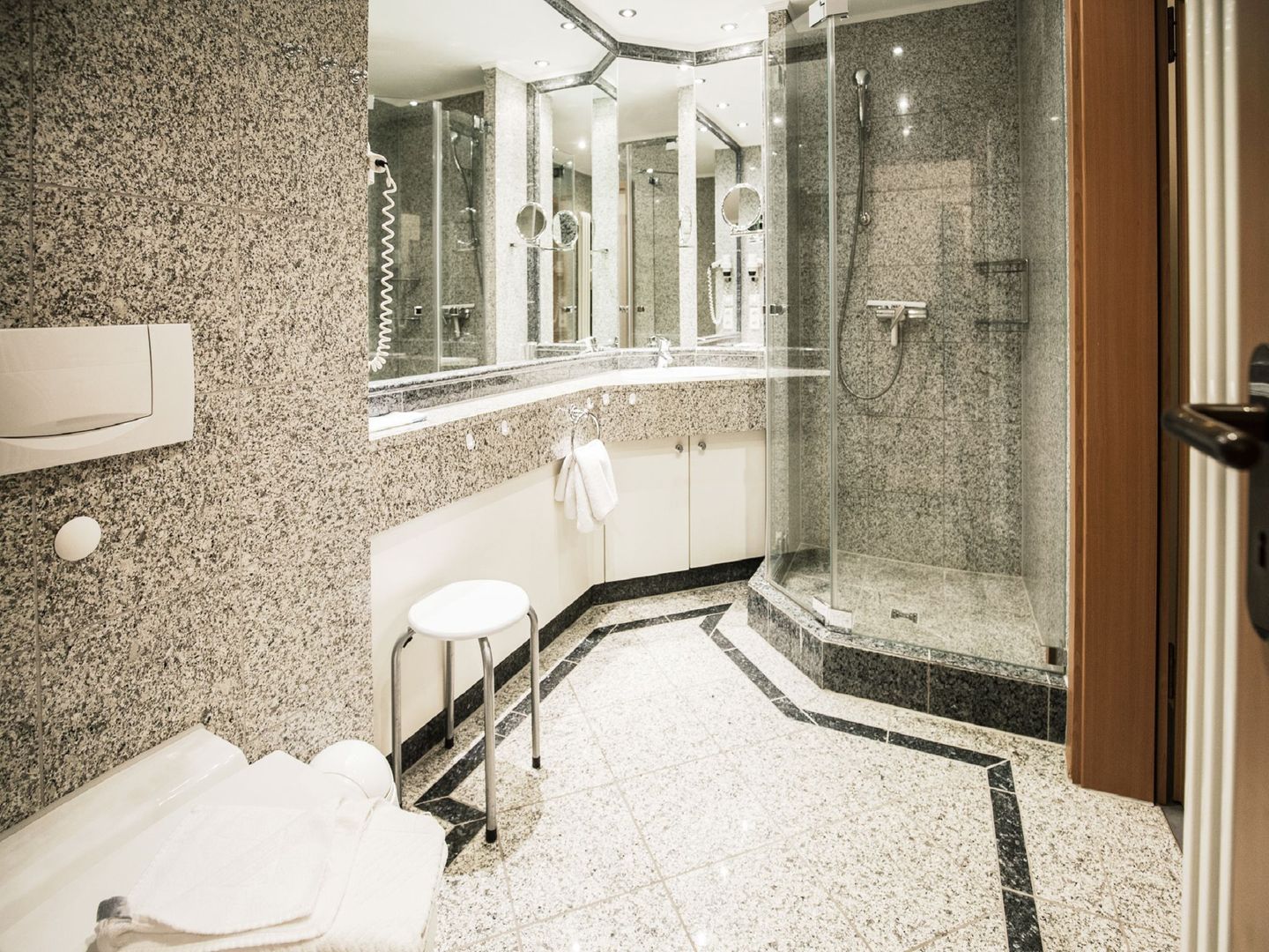 Dünenpark Binz Komfort Ferienwohnung mit 1 Schlafzimmer und Terrasse im Erdgeschoss (223) Insel Rügen - Badezimmer