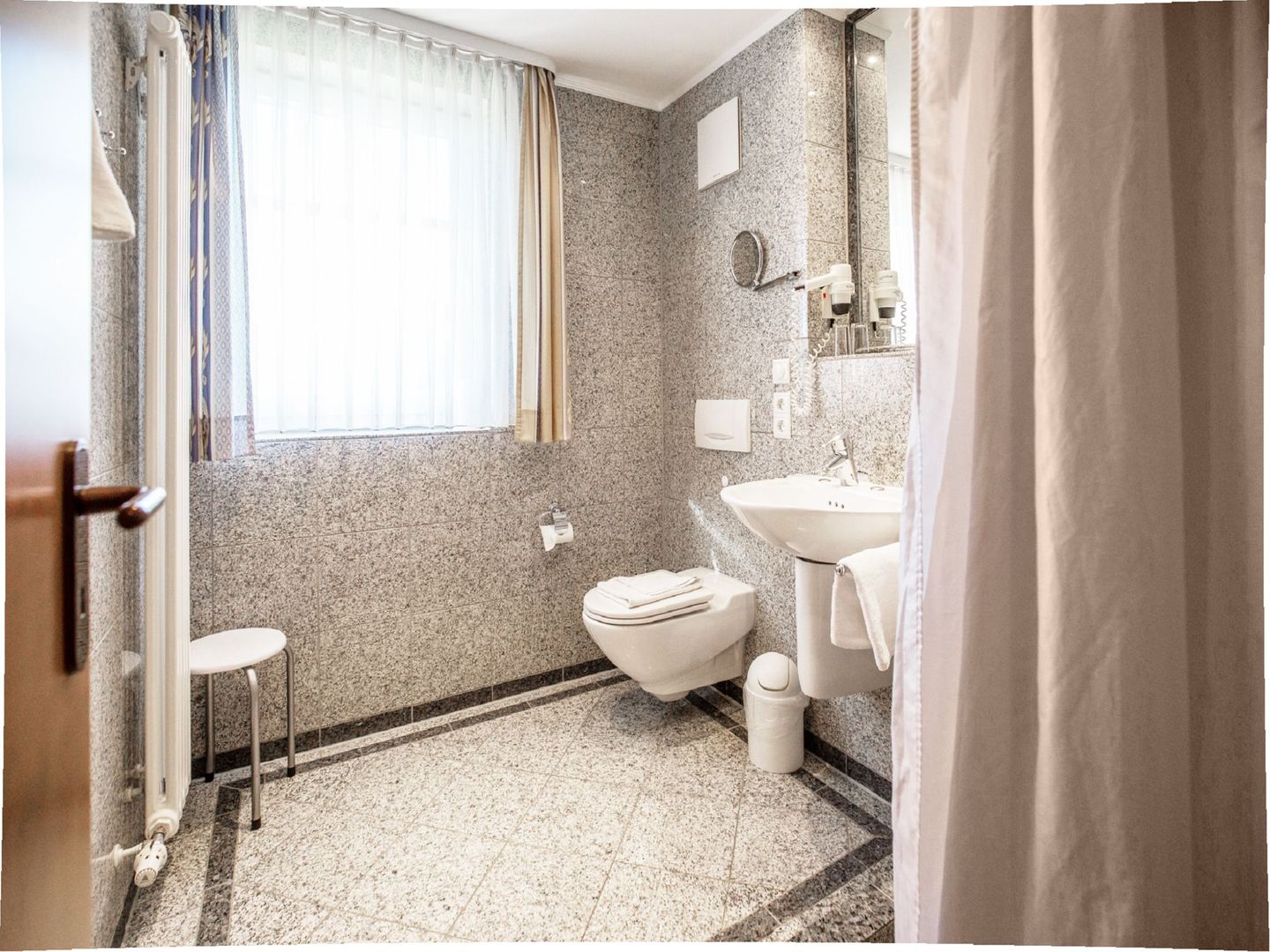 Dünenpark Binz Komfort Ferienwohnung mit 1 Schlafzimmer und Balkon im Dachgeschoss (236) Insel Rügen - Badezimmer