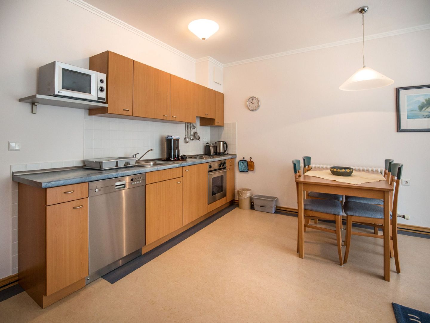 Dünenpark Binz Komfort Ferienwohnung mit 1 Schlafzimmer und Balkon im Obergeschoss (244) Insel Rügen - Küche / Küchenzeile