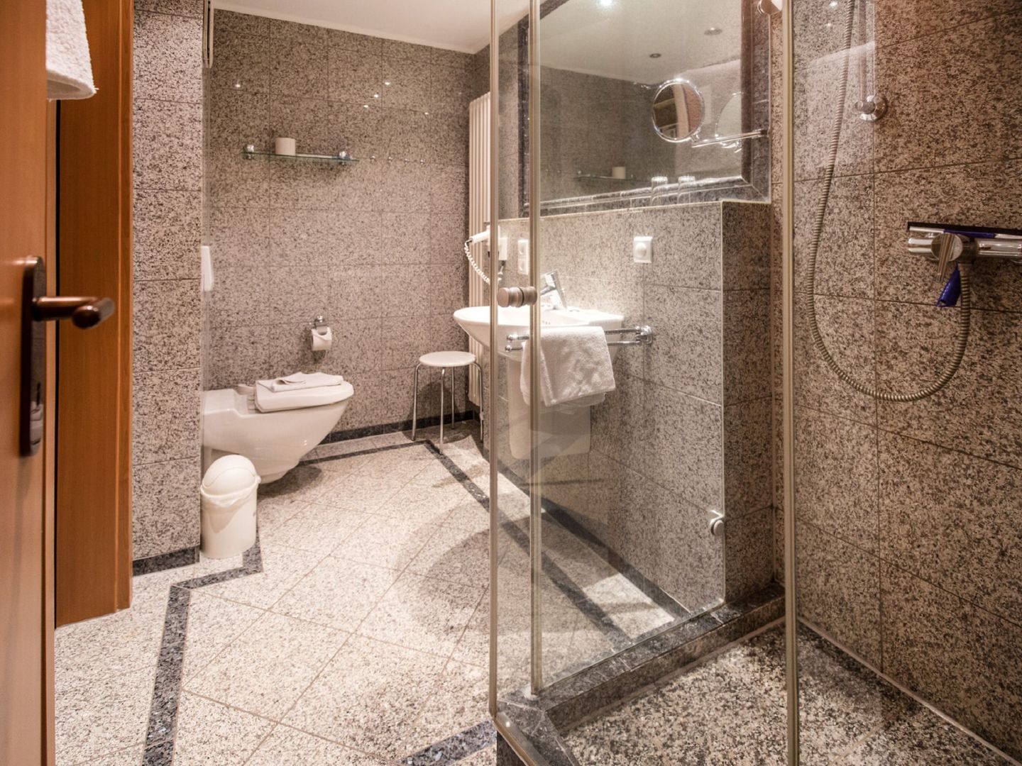 Dünenpark Binz Komfort Ferienwohnung mit 1 Schlafzimmer und Balkon im Obergeschoss (244) Insel Rügen - Badezimmer