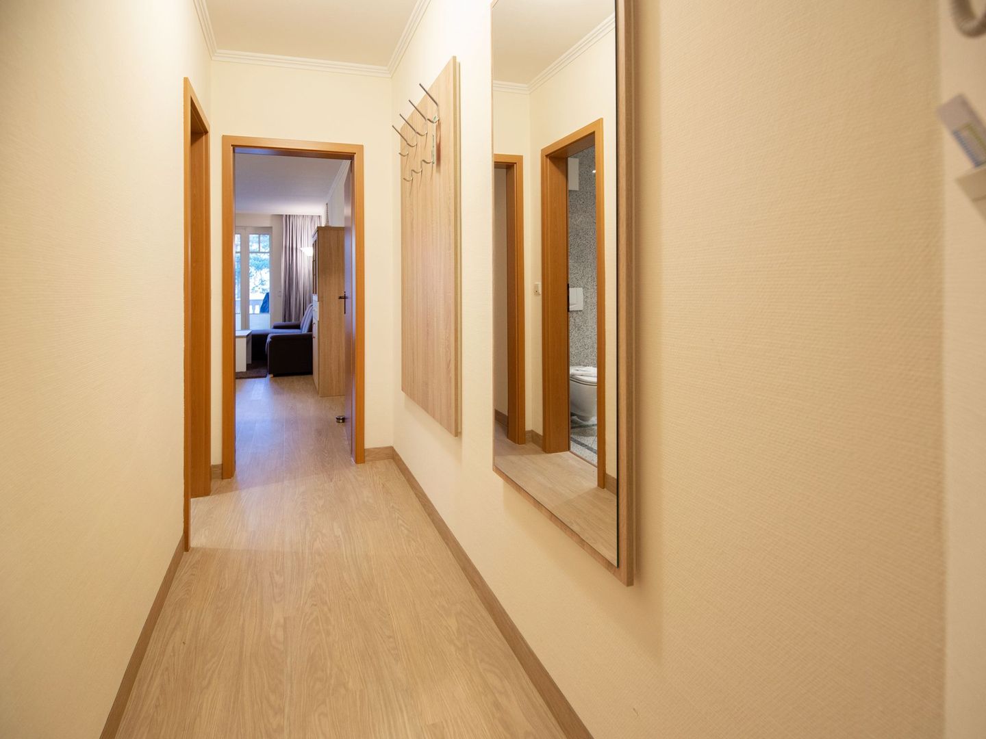 Dünenpark Binz Komfortplus Ferienwohnung mit 1 Schlafzimmer und Balkon im Obergeschoss (254) Insel Rügen - Empfang