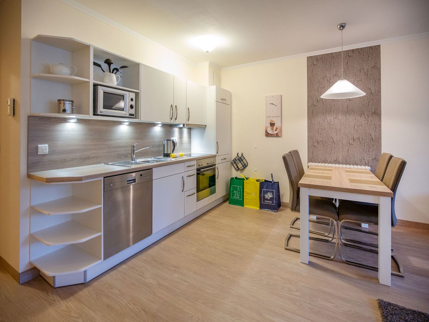 Dünenpark Binz Komfortplus Ferienwohnung mit 1 Schlafzimmer und Balkon im Obergeschoss (254) Insel Rügen - Küche / Küchenzeile