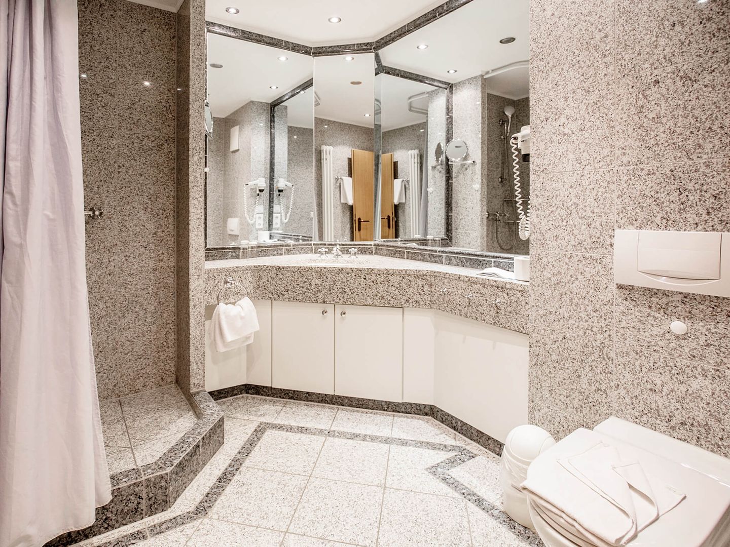 Dünenpark Binz Komfort Ferienwohnung mit 1 Schlafzimmer und Balkon im Dachgeschoss (258) Insel Rügen - Badezimmer