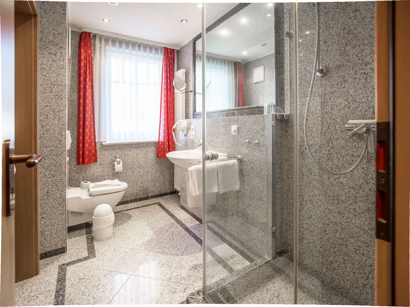 Dünenpark Binz Komfort Ferienwohnung mit 1 Schlafzimmer und Terrasse im Erdgeschoss (252) Insel Rügen - Badezimmer