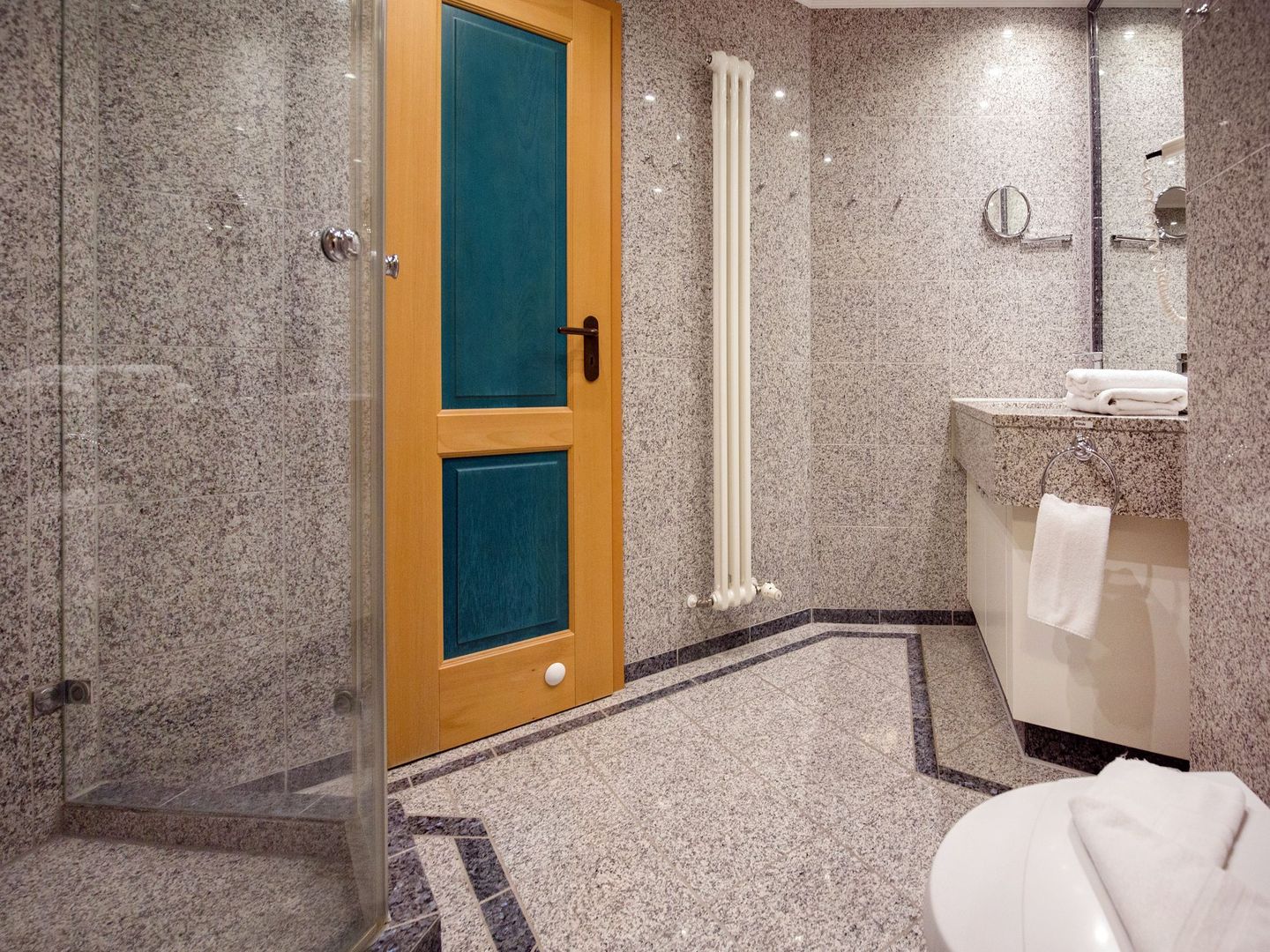 Dünenpark Binz Komfort Ferienwohnung mit 1 Schlafzimmer und Balkon im Obergeschoss (266) Insel Rügen - Badezimmer