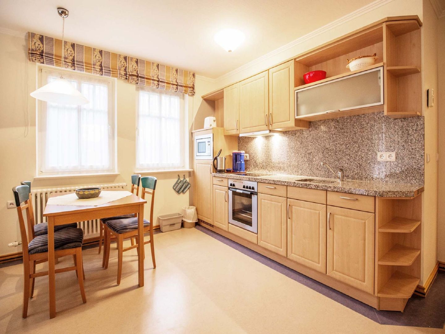 Dünenpark Binz Komfort Ferienwohnung mit 1 Schlafzimmer und Terrasse im Erdgeschoss (285) Insel Rügen - Küche / Küchenzeile