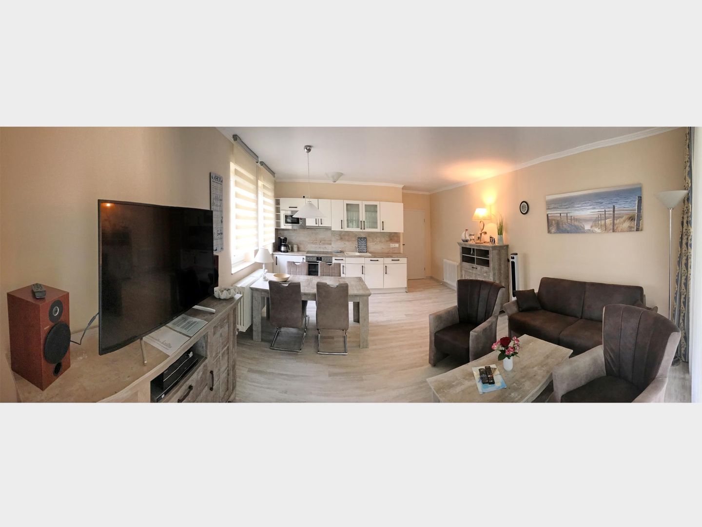 Dünenpark Binz Komfortplus Ferienwohnung mit 1 Schlafzimmer und Balkon im Obergeschoss (289) Insel Rügen - Wohnzimmer