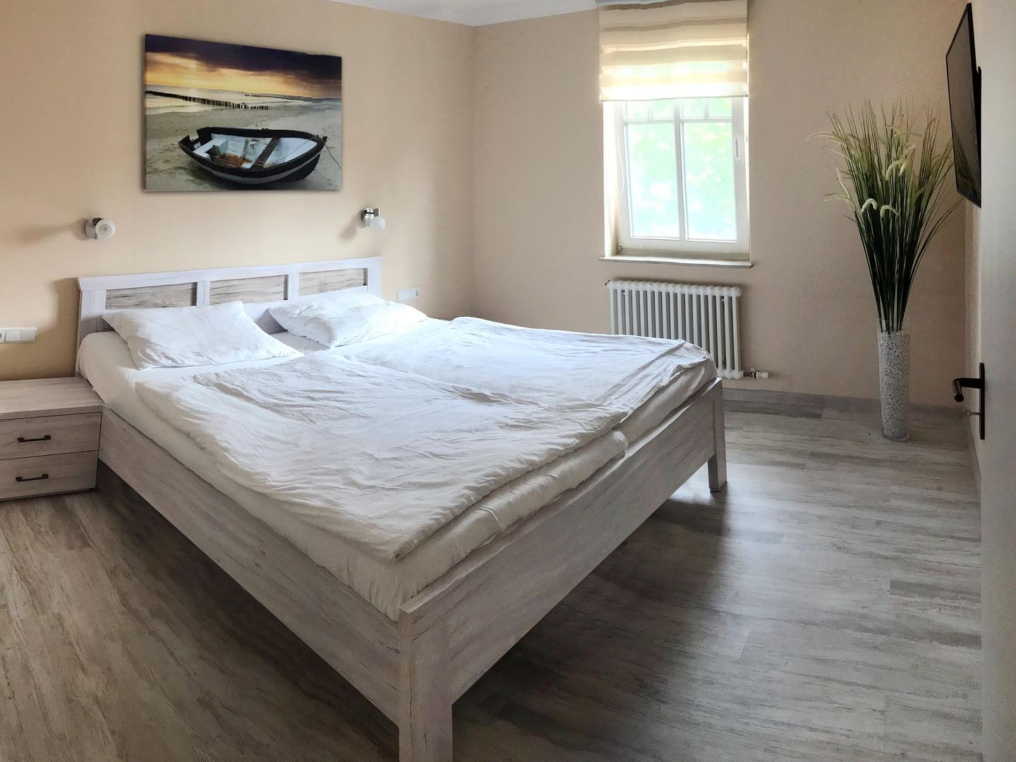 Dünenpark Binz Komfortplus Ferienwohnung mit 1 Schlafzimmer und Balkon im Obergeschoss (289) Insel Rügen - Schlafzimmer