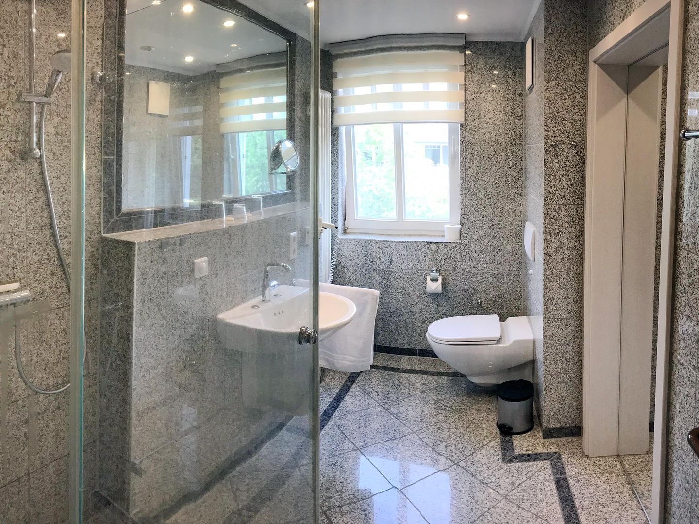 Dünenpark Binz Komfortplus Ferienwohnung mit 1 Schlafzimmer und Balkon im Obergeschoss (289) Insel Rügen - Badezimmer